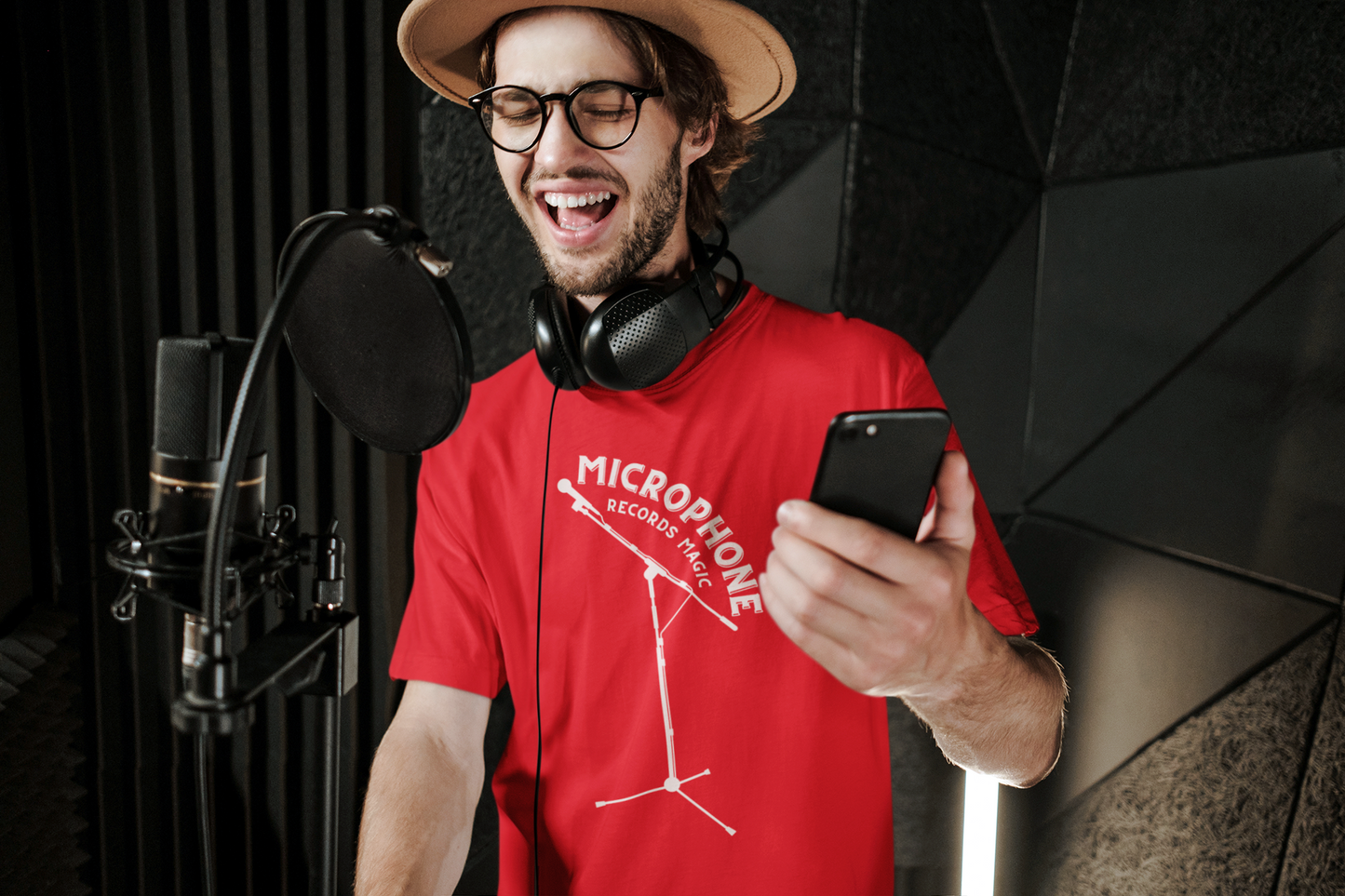 Microphone records magic - FolksFabric